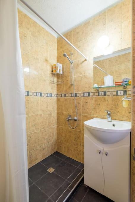 Beautiful Flat In Location By Flat Mаnager Apartment